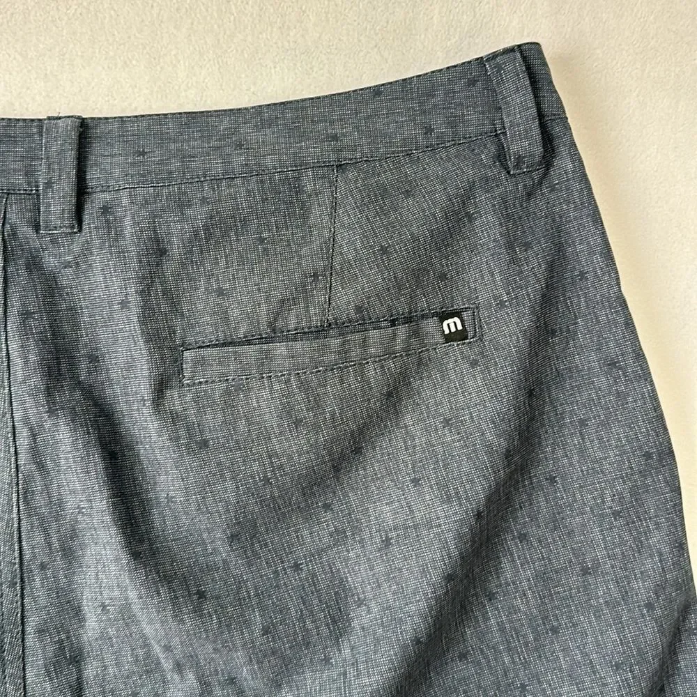 Travis Mathew Golf Shorts Men's Grey/blue/black Tonal Print‎ Size 38